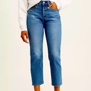 Levi’s Wedgie Straight Medium Wash Jeans - Size 27